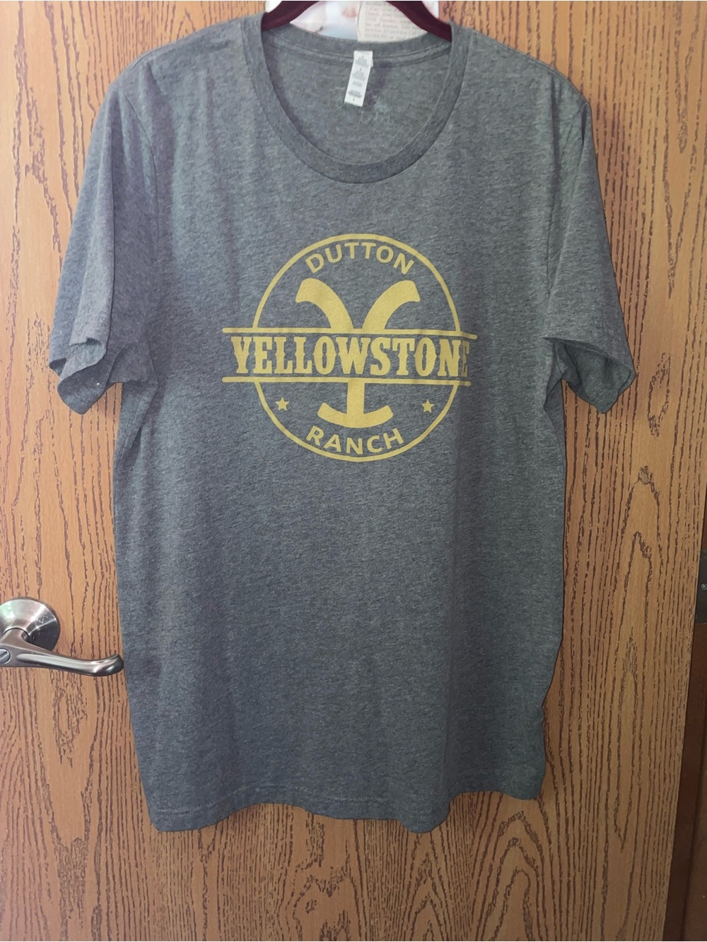 Yellowstone Dutton Ranch Logo Y Men’s LARGE gray T Shirt West TV Show Tee NEW